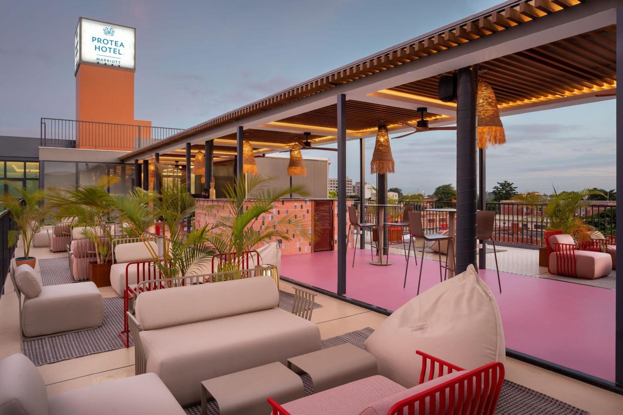 Protea Hotel By Marriott Luanda Eksteriør billede